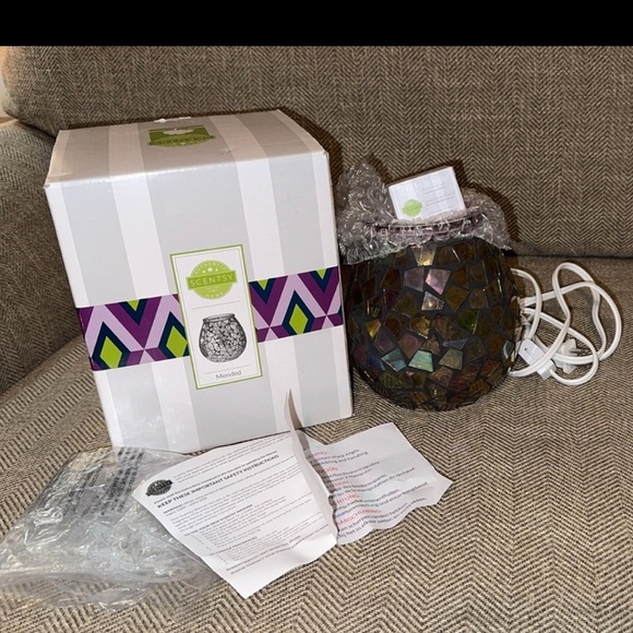 Scentsy Home Fragrance Wax Melt Warmer Full Size Mosaic Mended Original Box - Picture 2 of 3